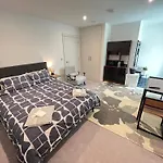 Royal King Studio Apartment Exel